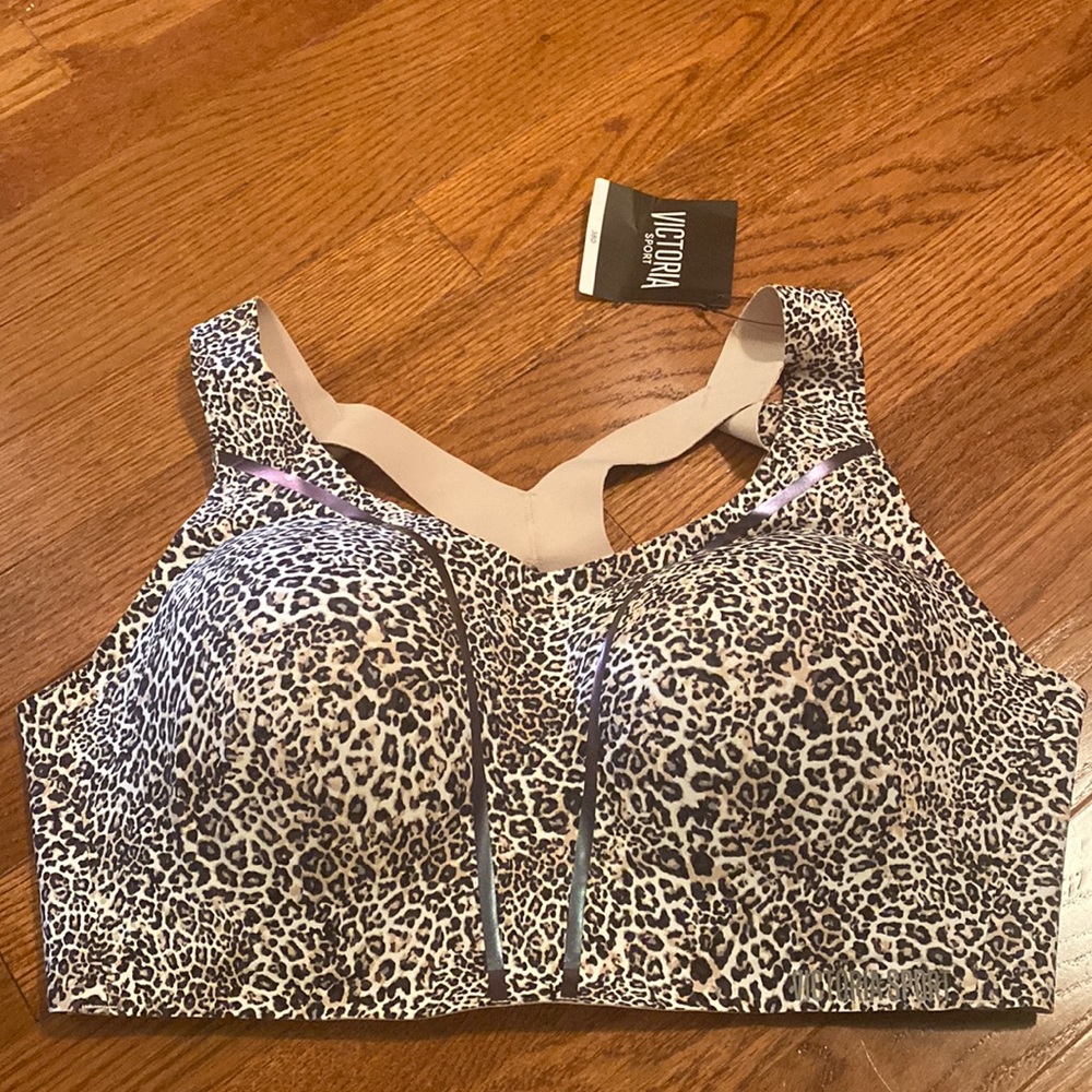 VS sports bra - brand new with tags